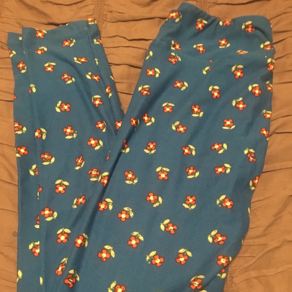 Lularoe OS Leggings blue background floral flowers